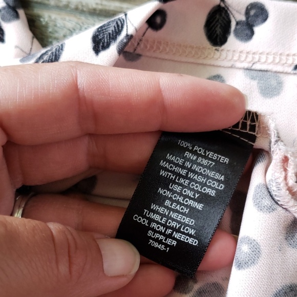 2/$10 Worthington top size medium - Picture 5 of 6